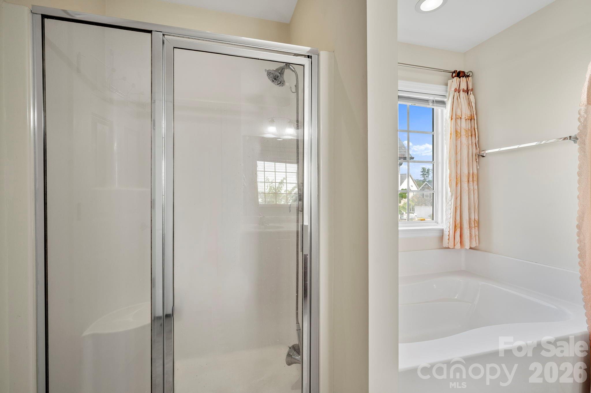 2 Breyerton Court — Asheville