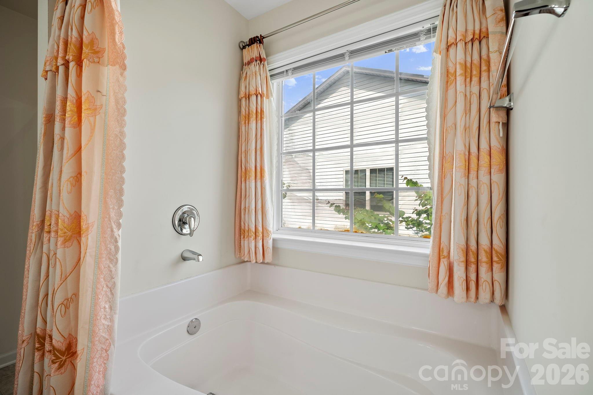 2 Breyerton Court — Asheville