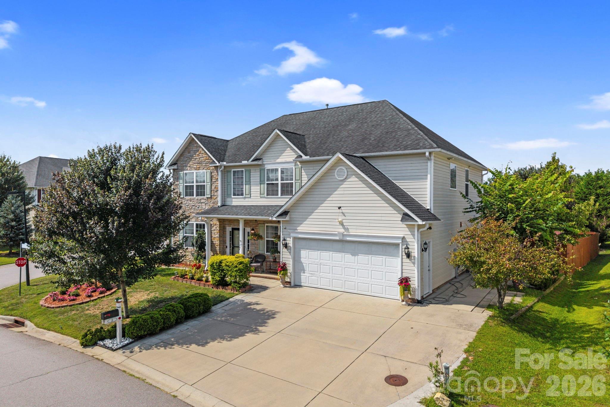 2 Breyerton Court — Asheville