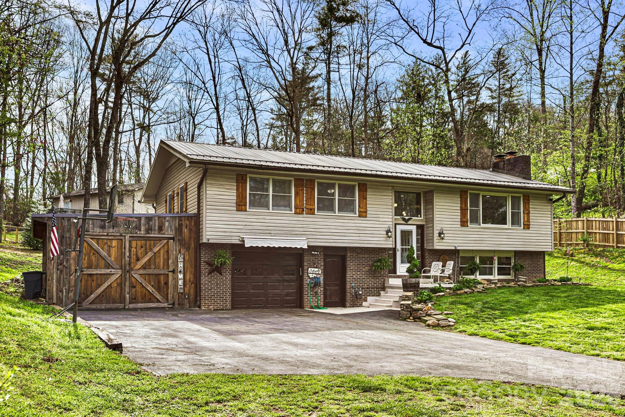 150 Timberlane Drive — Etowah