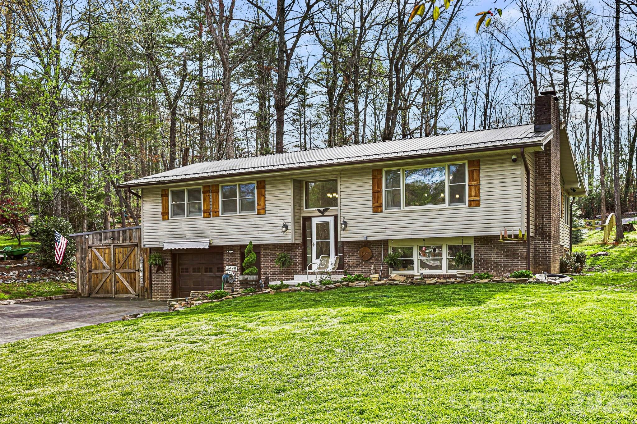 150 Timberlane Drive — Etowah