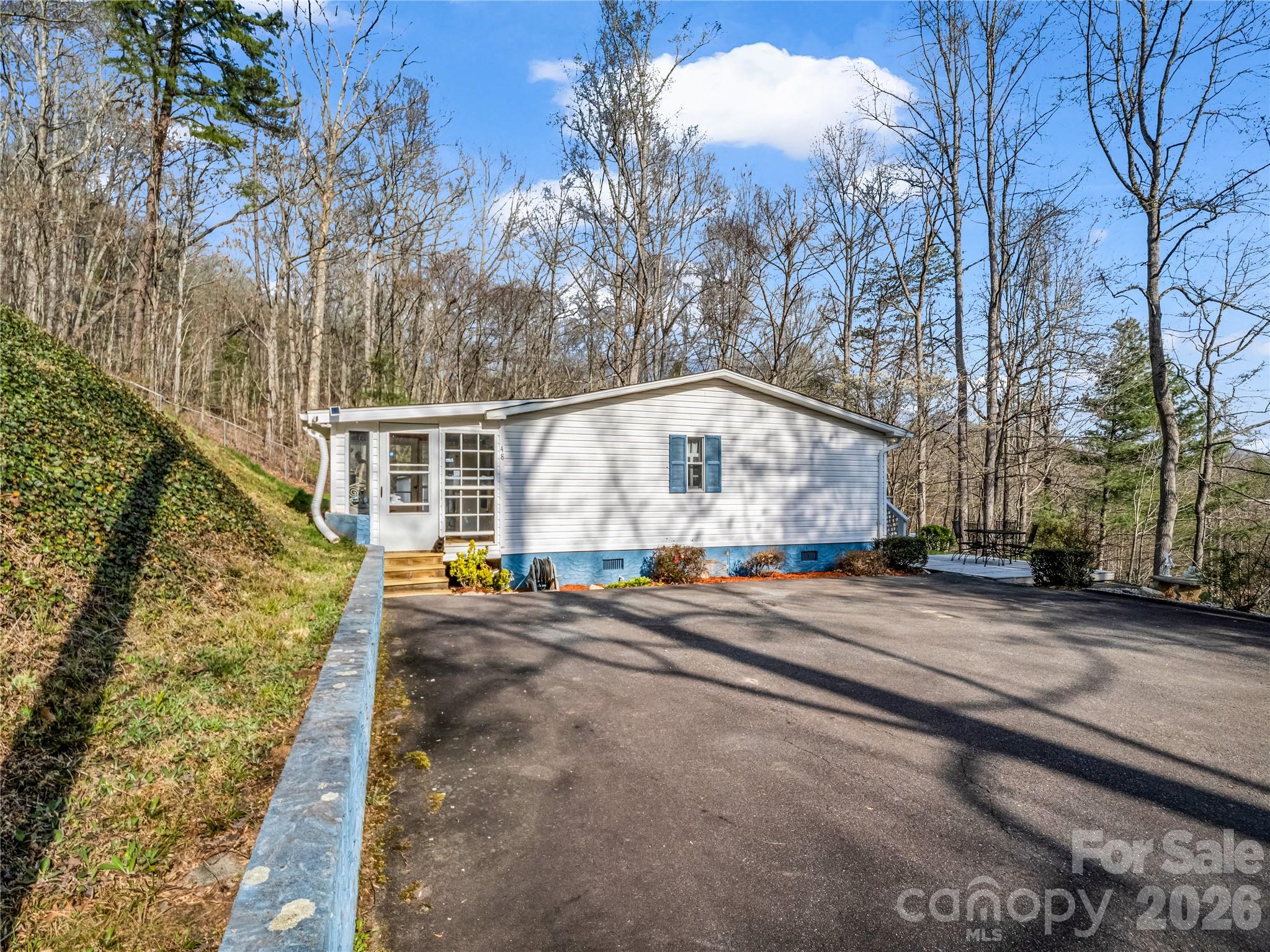 48 Laurel Cove Road — Leicester
