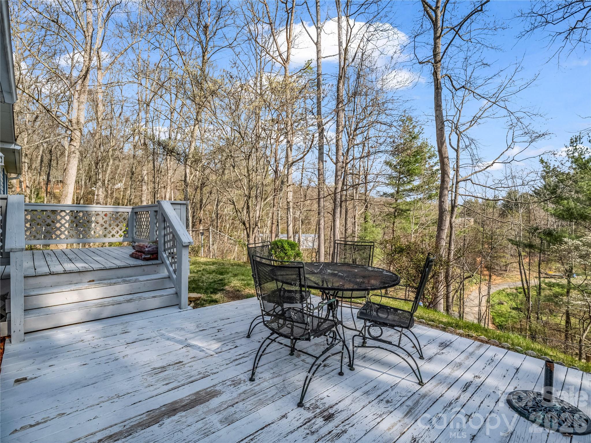 48 Laurel Cove Road — Leicester