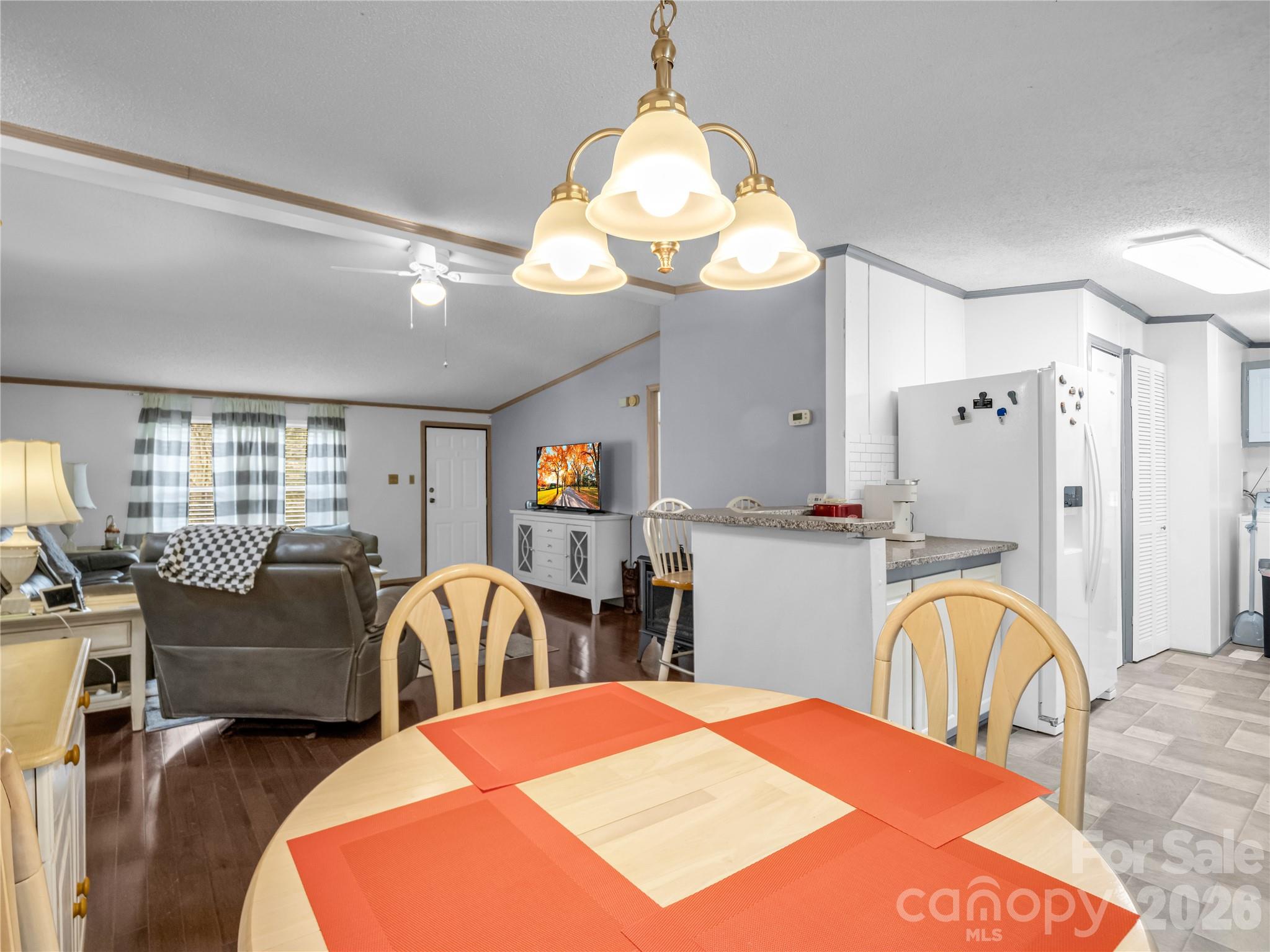 48 Laurel Cove Road — Leicester