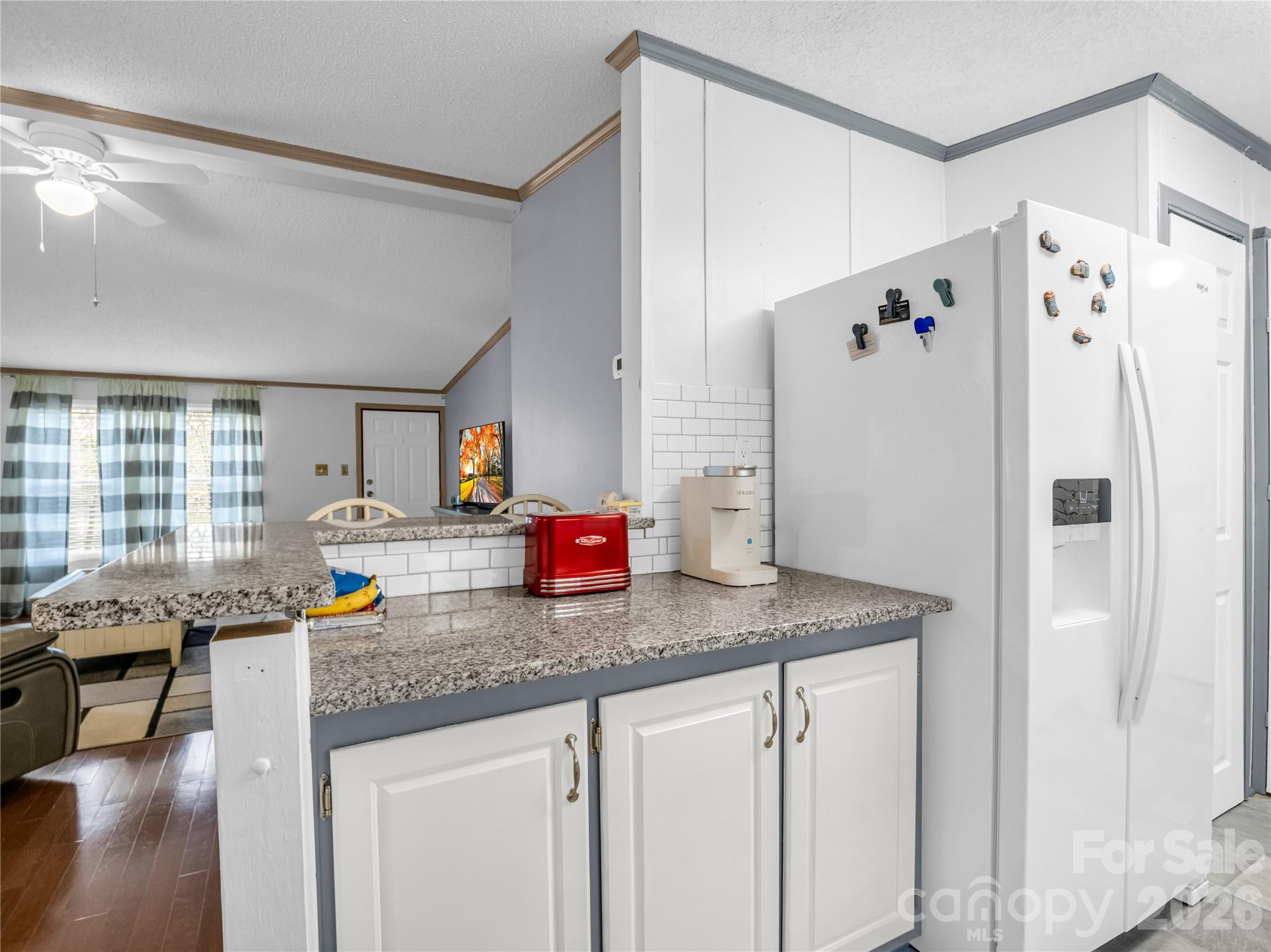 48 Laurel Cove Road — Leicester