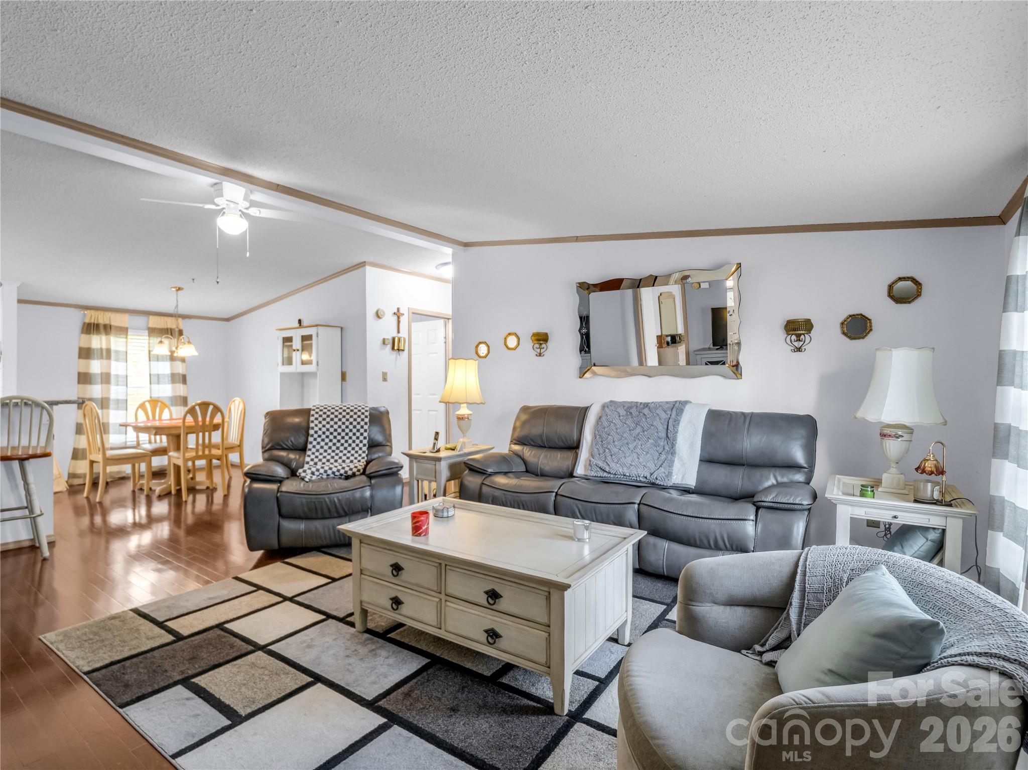48 Laurel Cove Road — Leicester