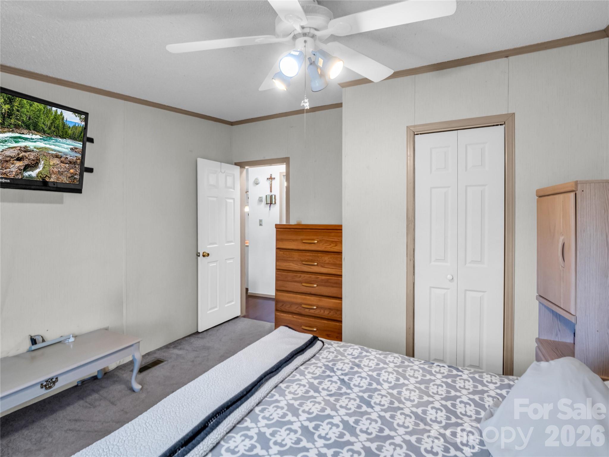 48 Laurel Cove Road — Leicester