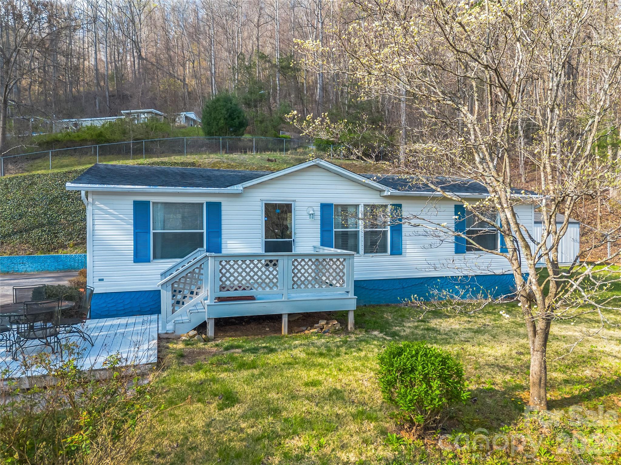 48 Laurel Cove Road — Leicester