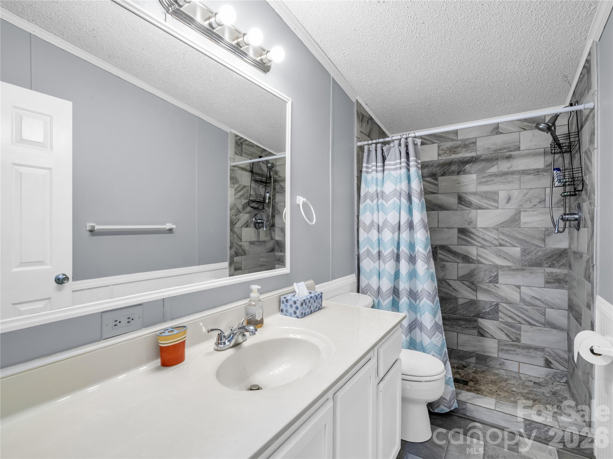 48 Laurel Cove Road — Leicester