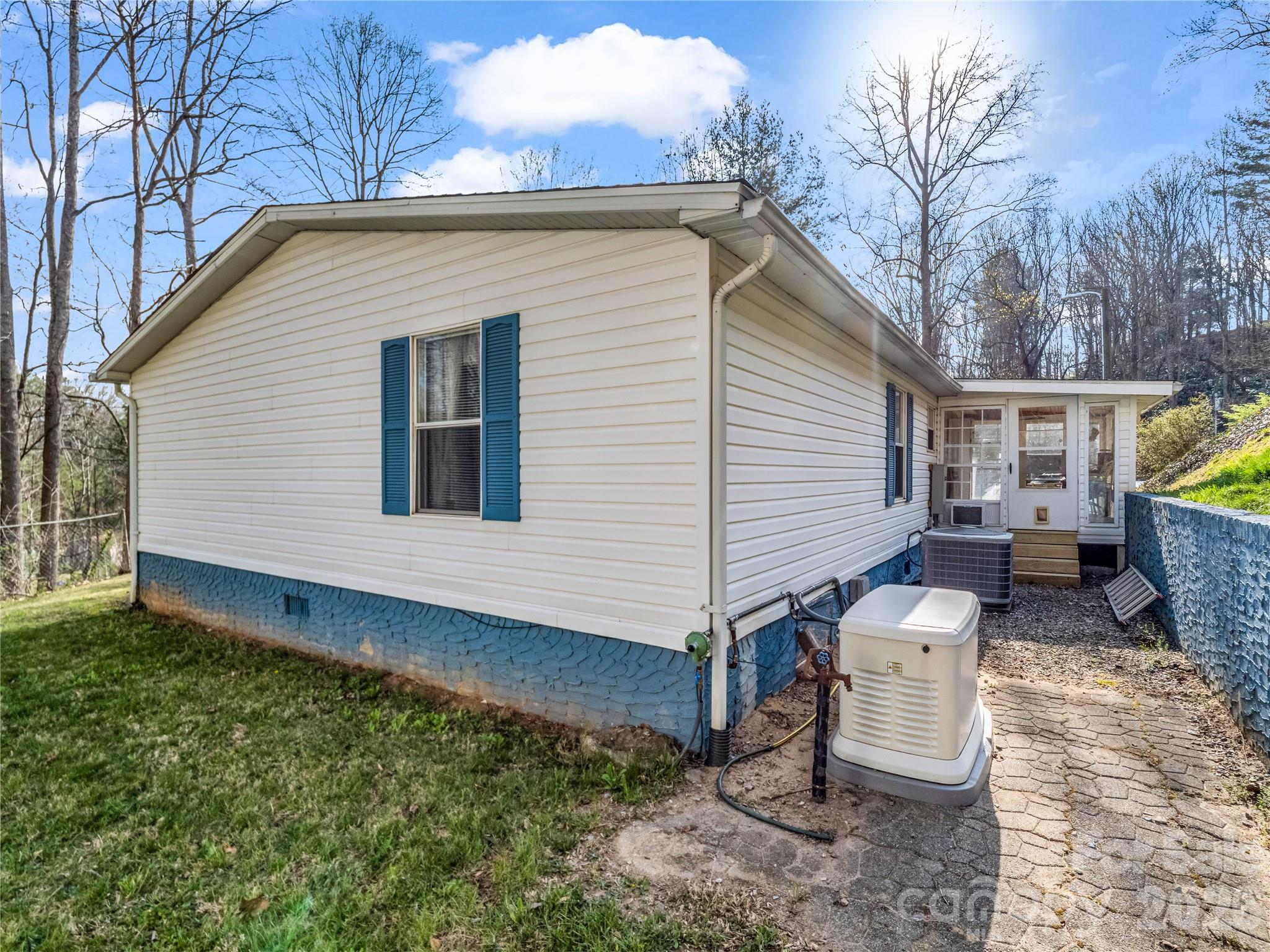 48 Laurel Cove Road — Leicester