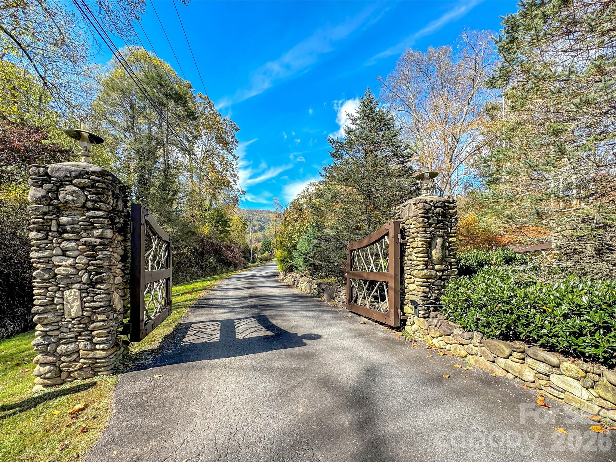 282 Tamarack Trail — Waynesville