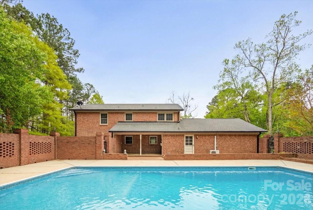 207 Williamsburg Lane — Wadesboro