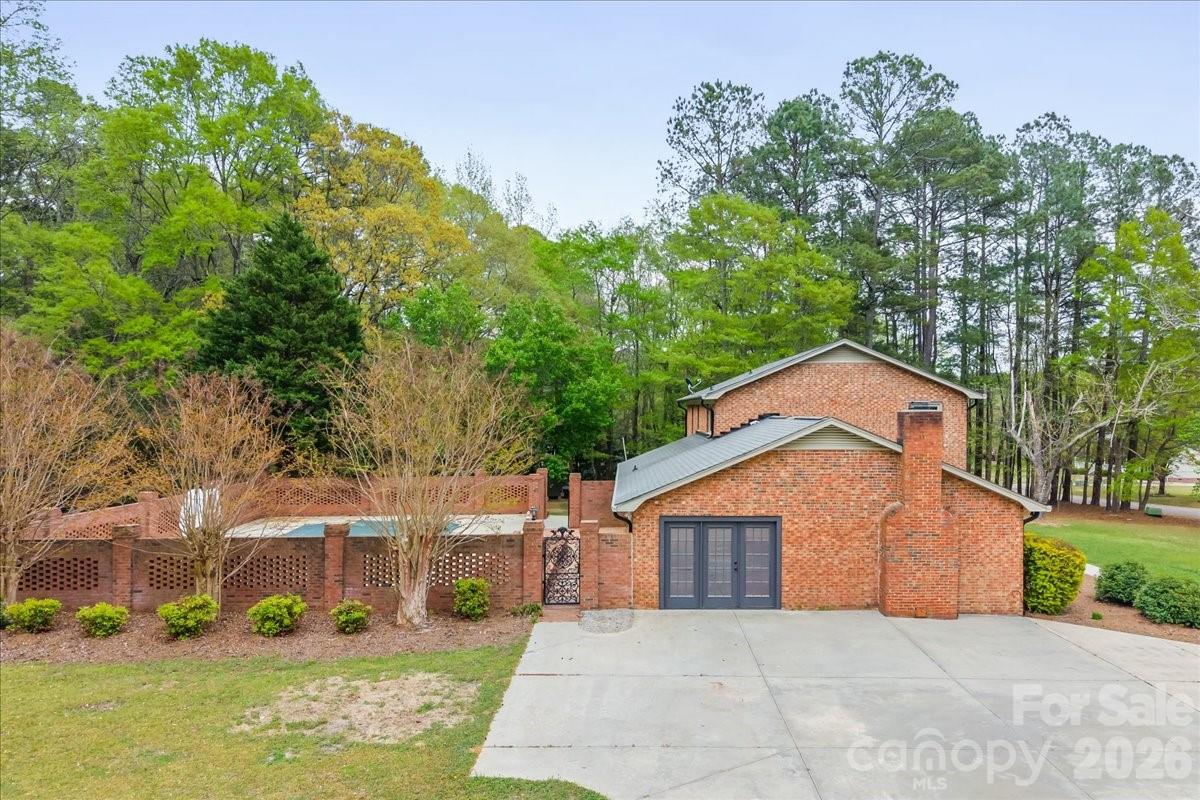 207 Williamsburg Lane — Wadesboro