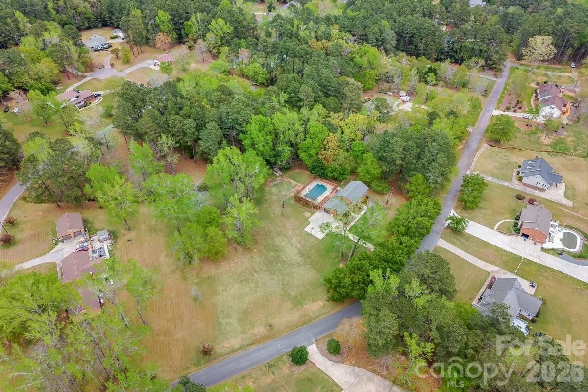 207 Williamsburg Lane — Wadesboro
