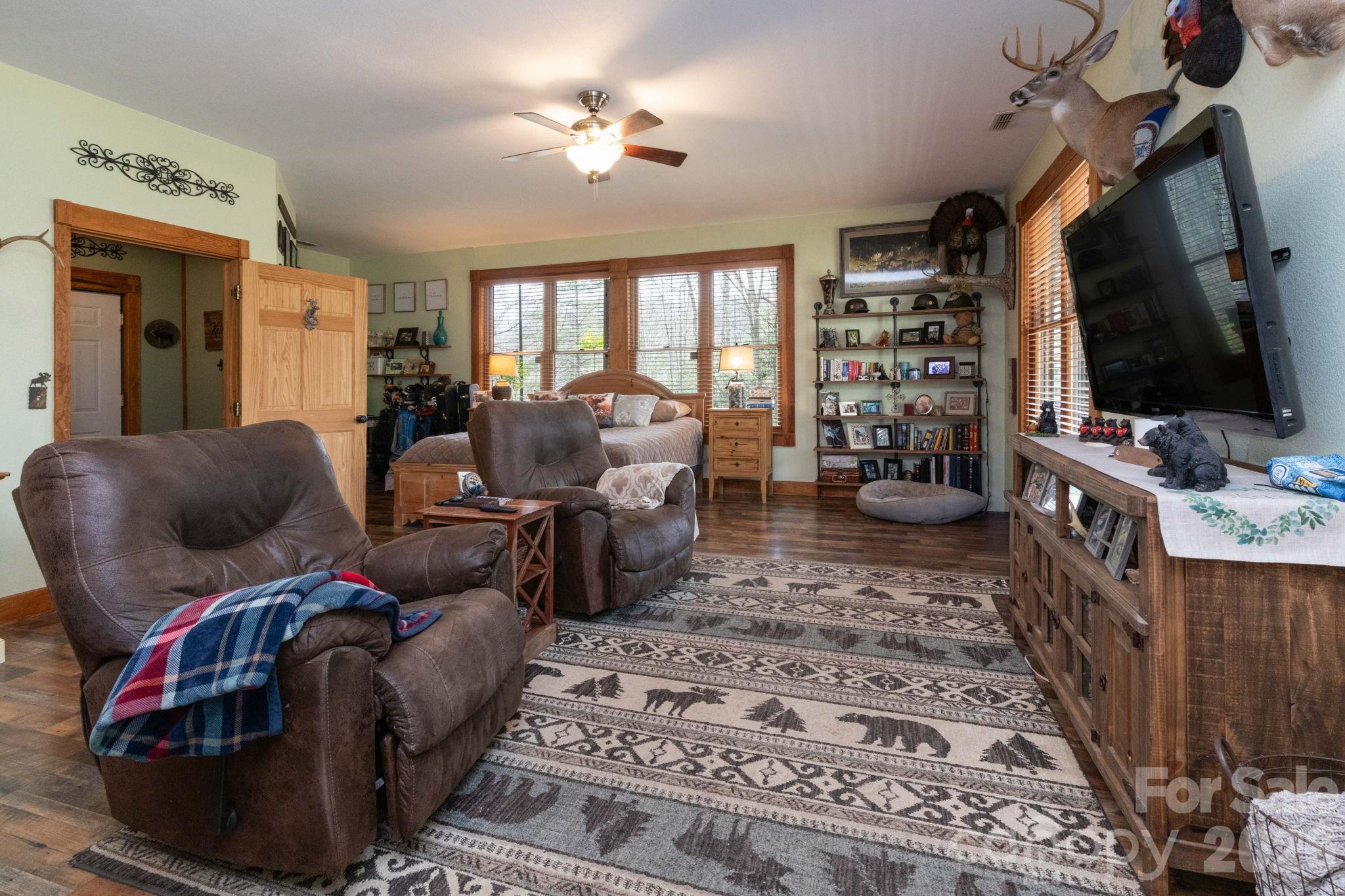 75 mypie Drive — Sylva