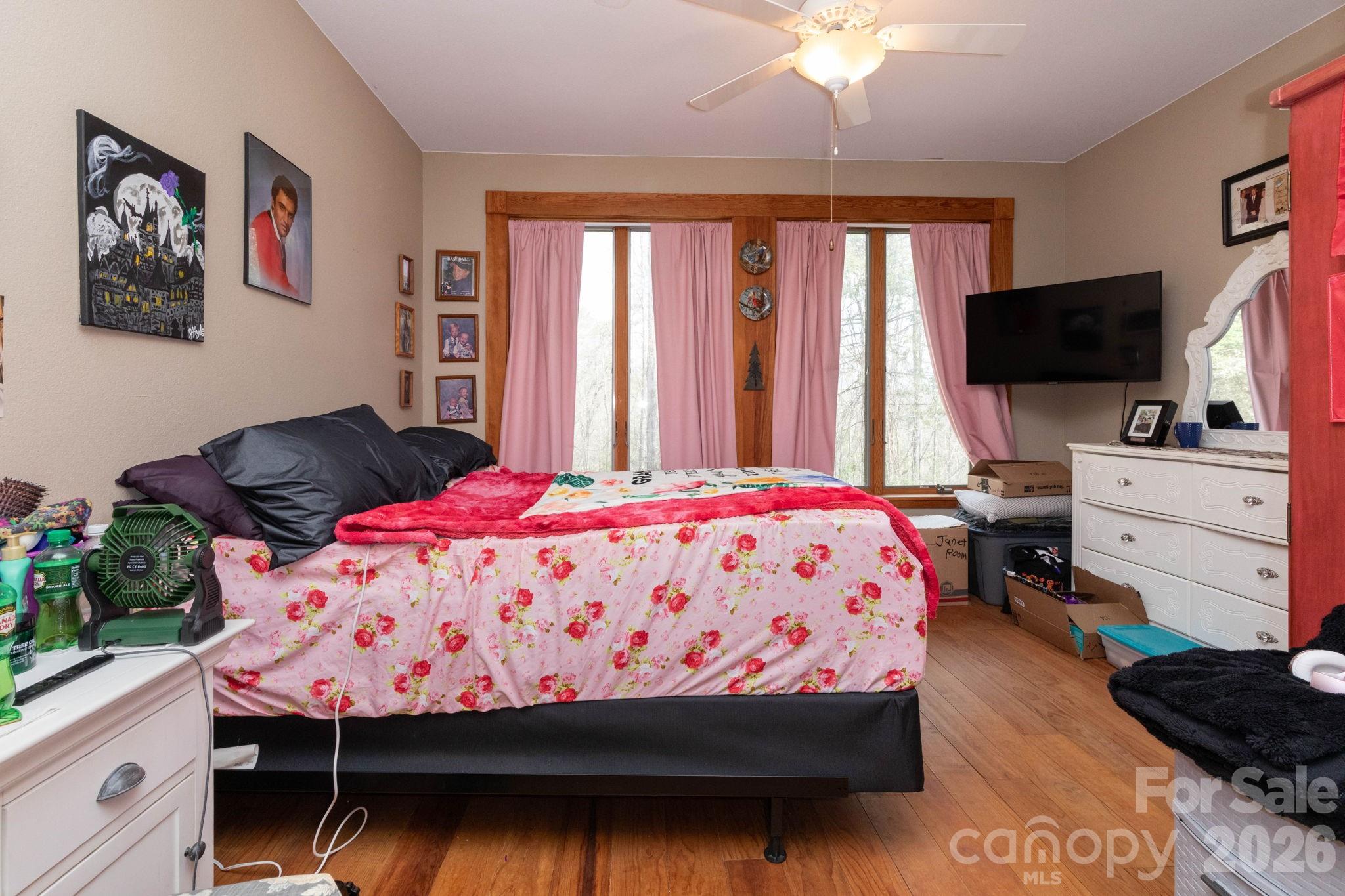 75 mypie Drive — Sylva