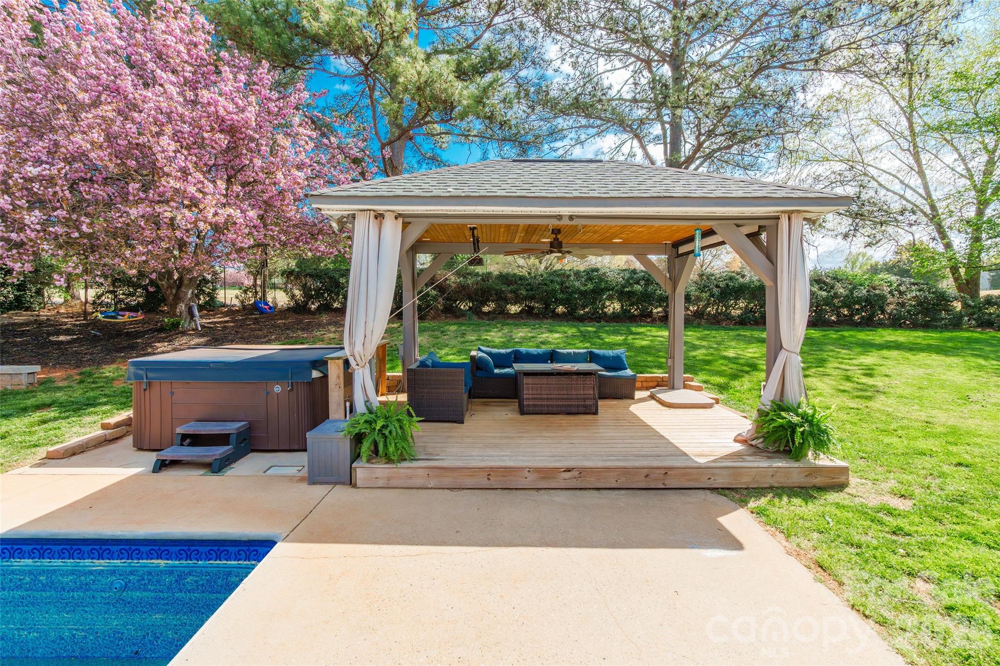 217 Spring Run Drive — Mooresville