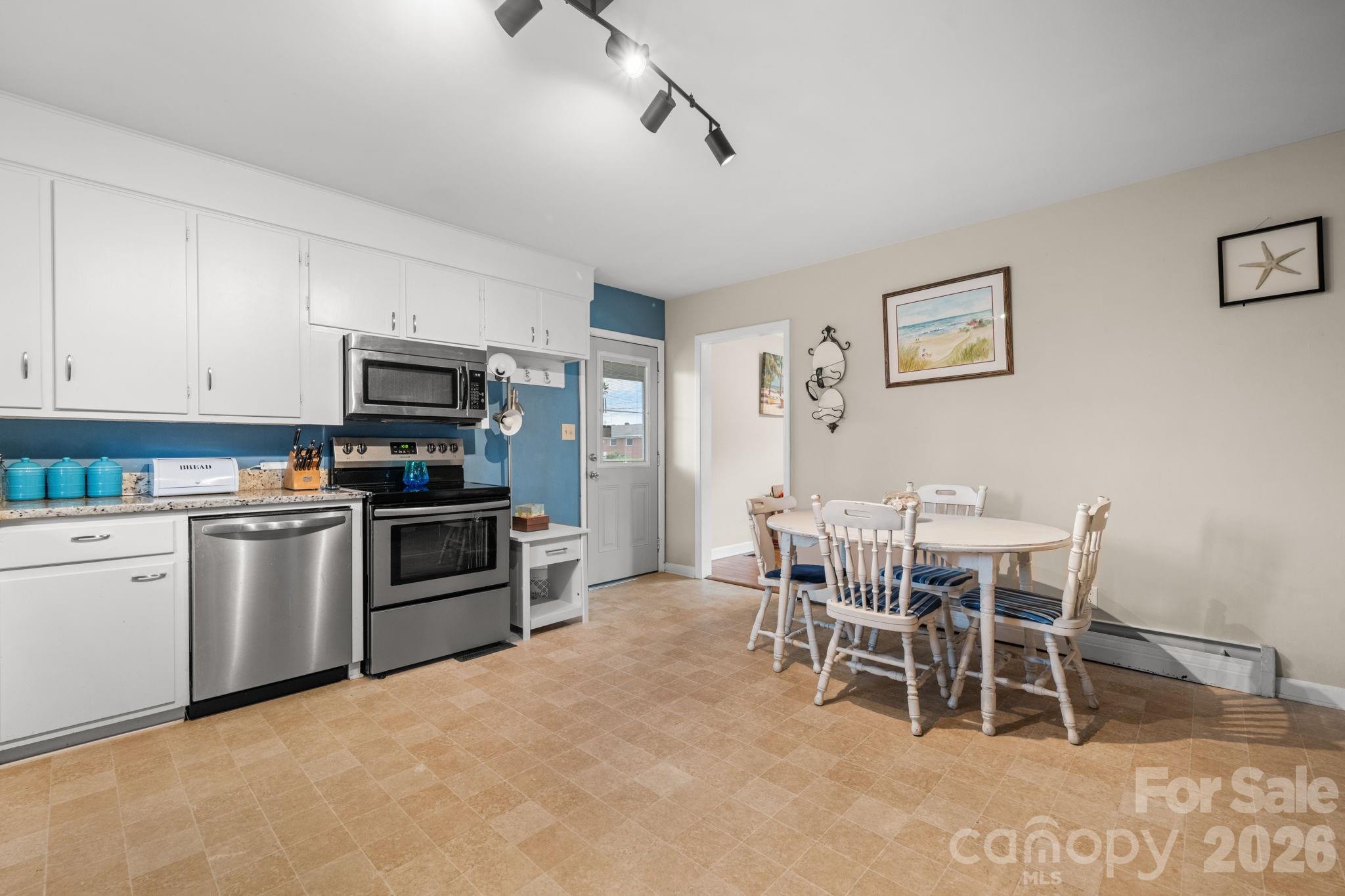 118 Whitley Road — Morganton