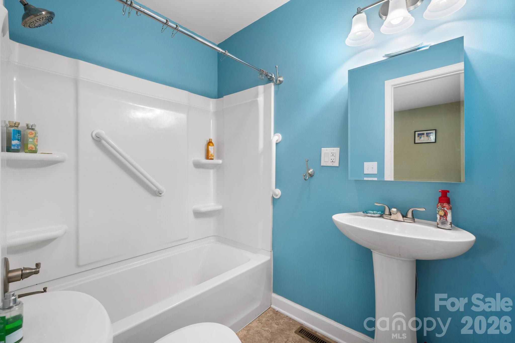 118 Whitley Road — Morganton