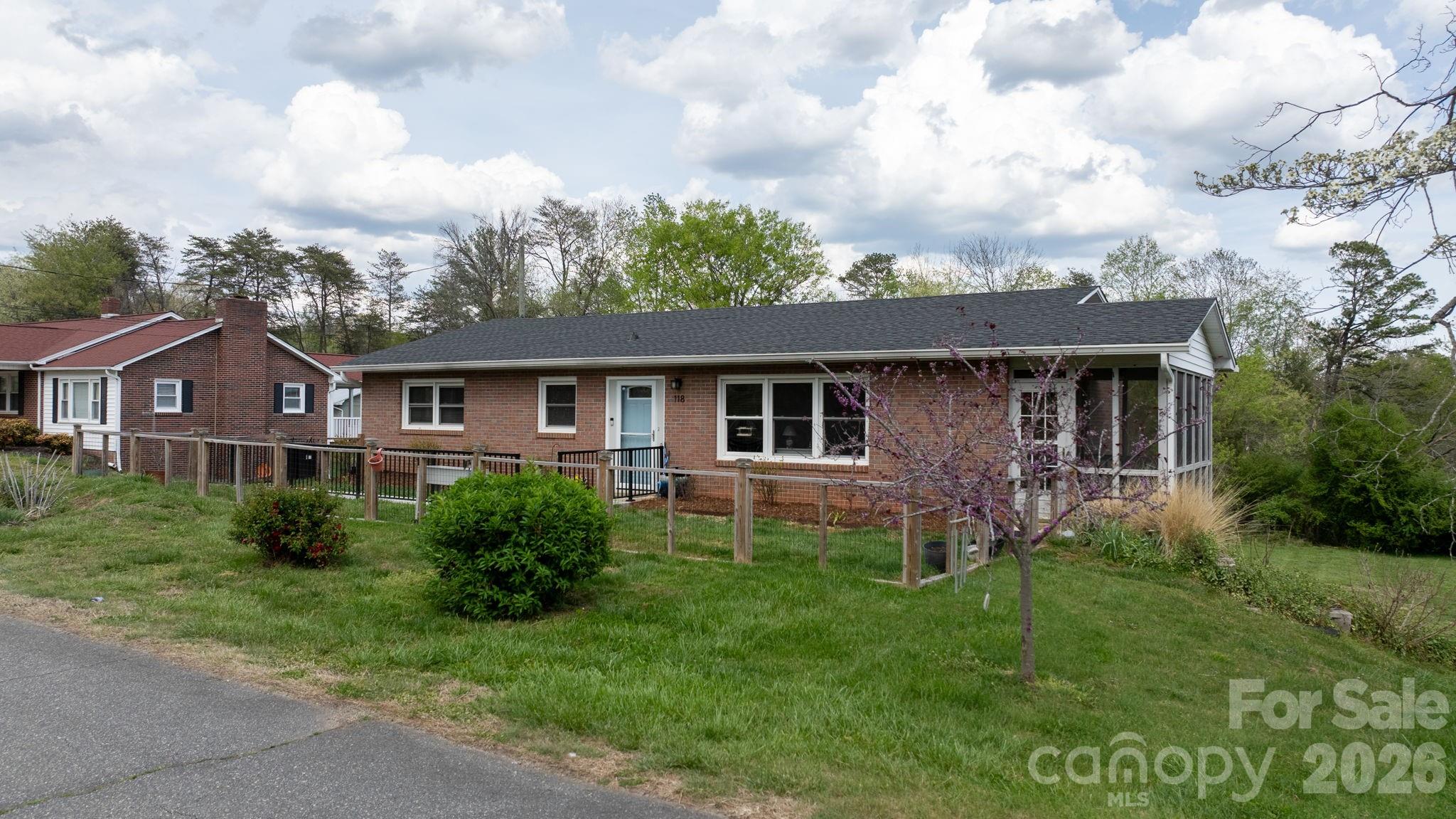 118 Whitley Road — Morganton