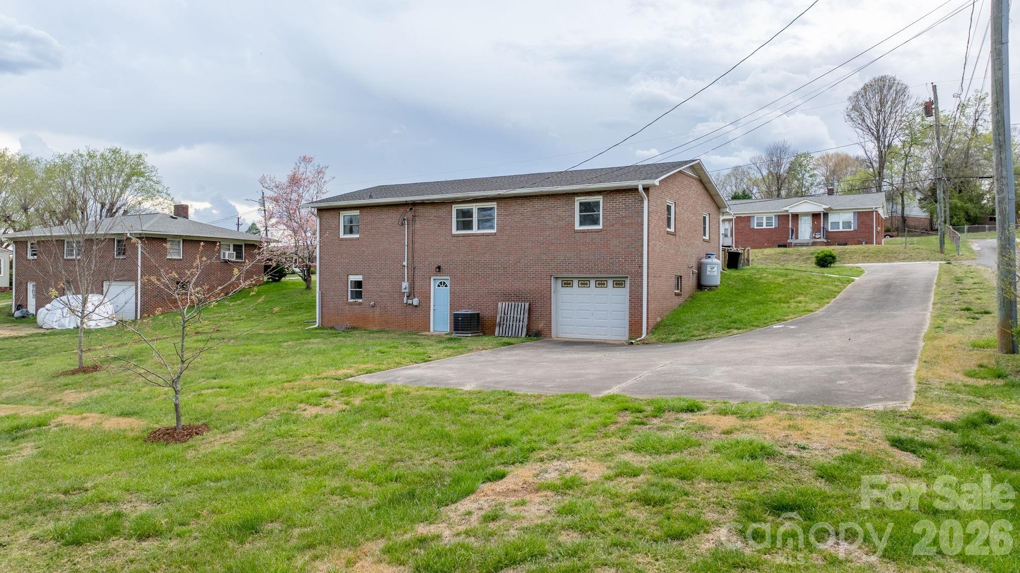 118 Whitley Road — Morganton