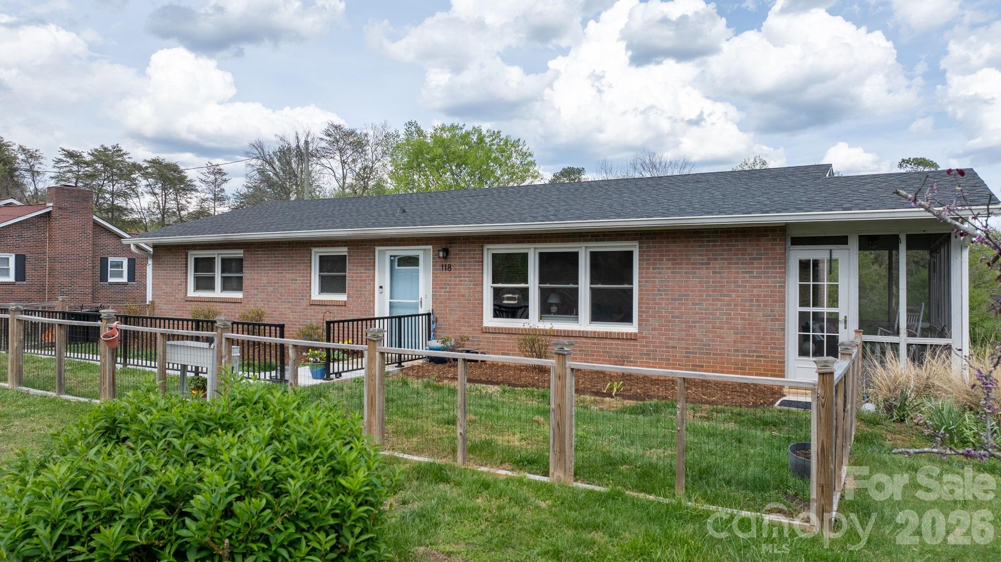 118 Whitley Road — Morganton