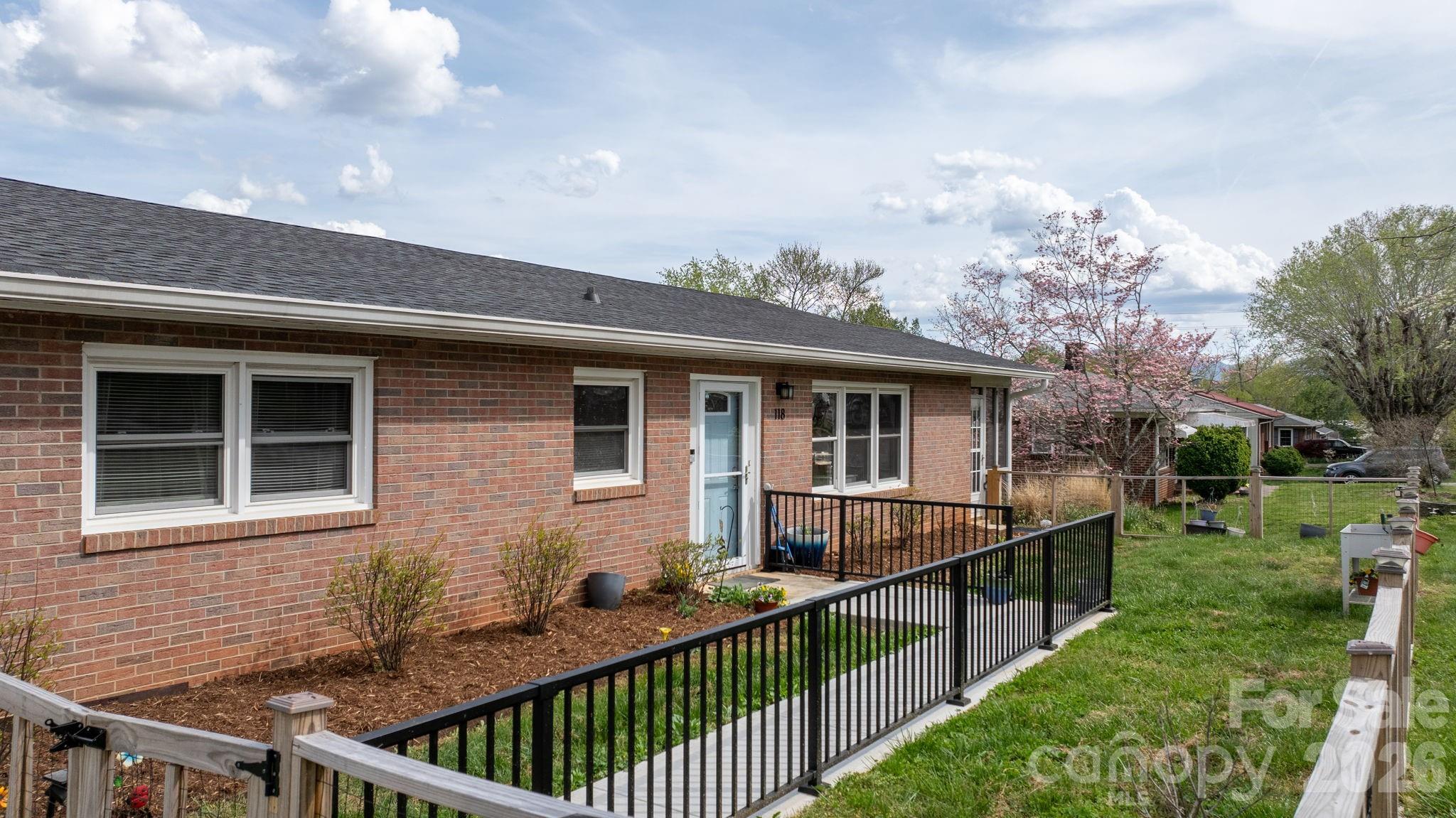118 Whitley Road — Morganton
