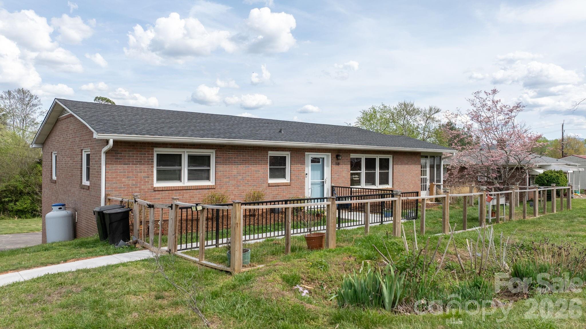 118 Whitley Road — Morganton