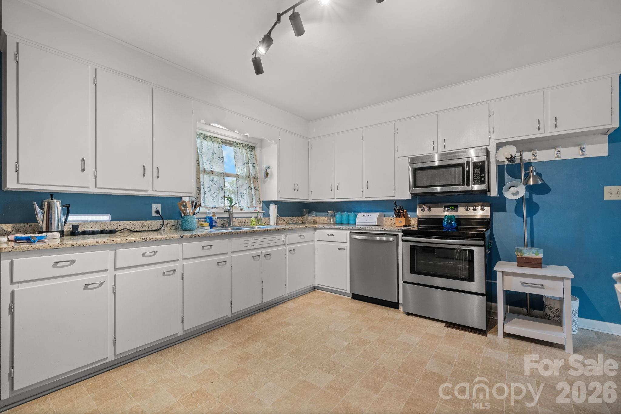 118 Whitley Road — Morganton