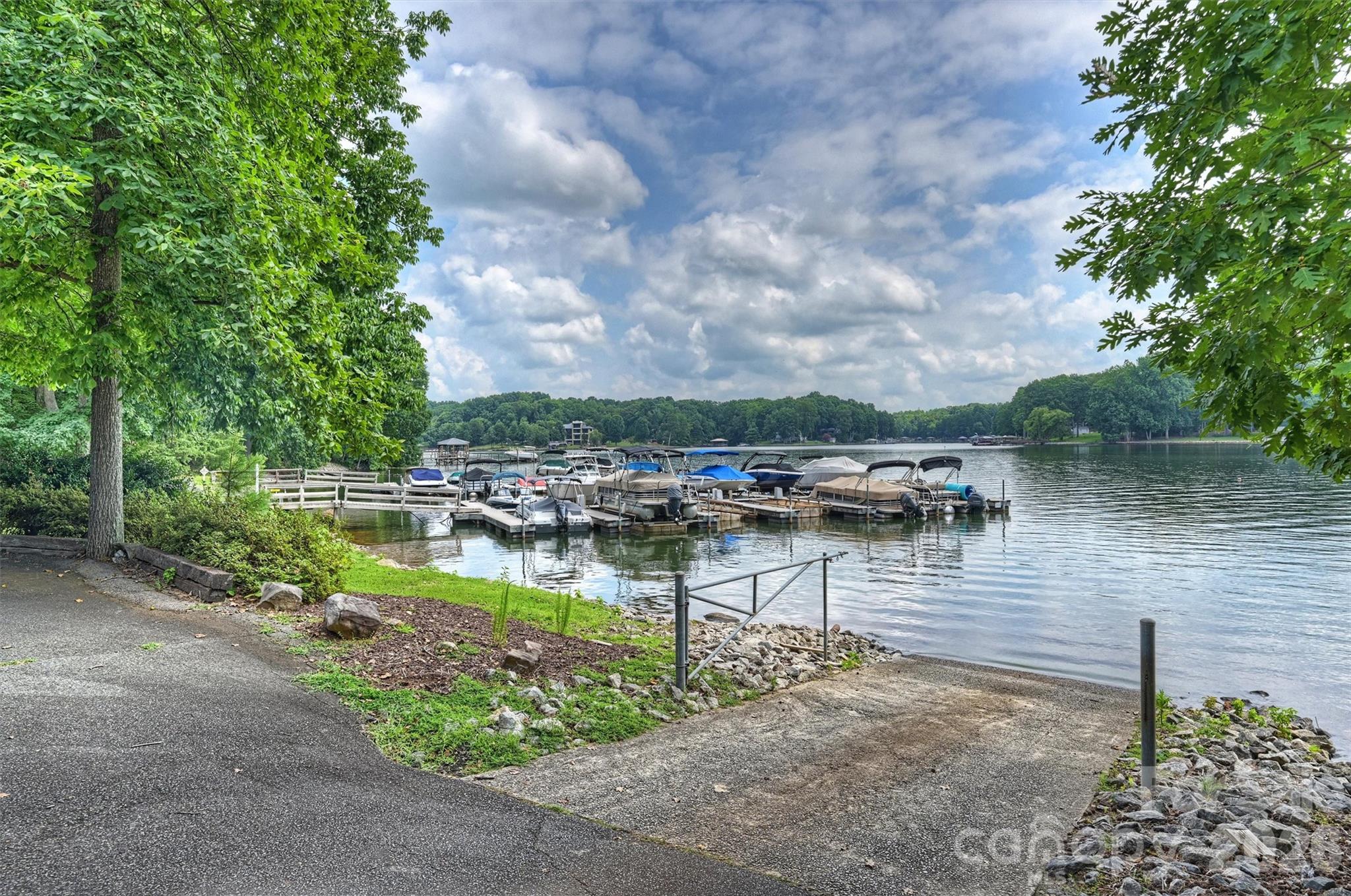 271 Beaten Path Road — Mooresville