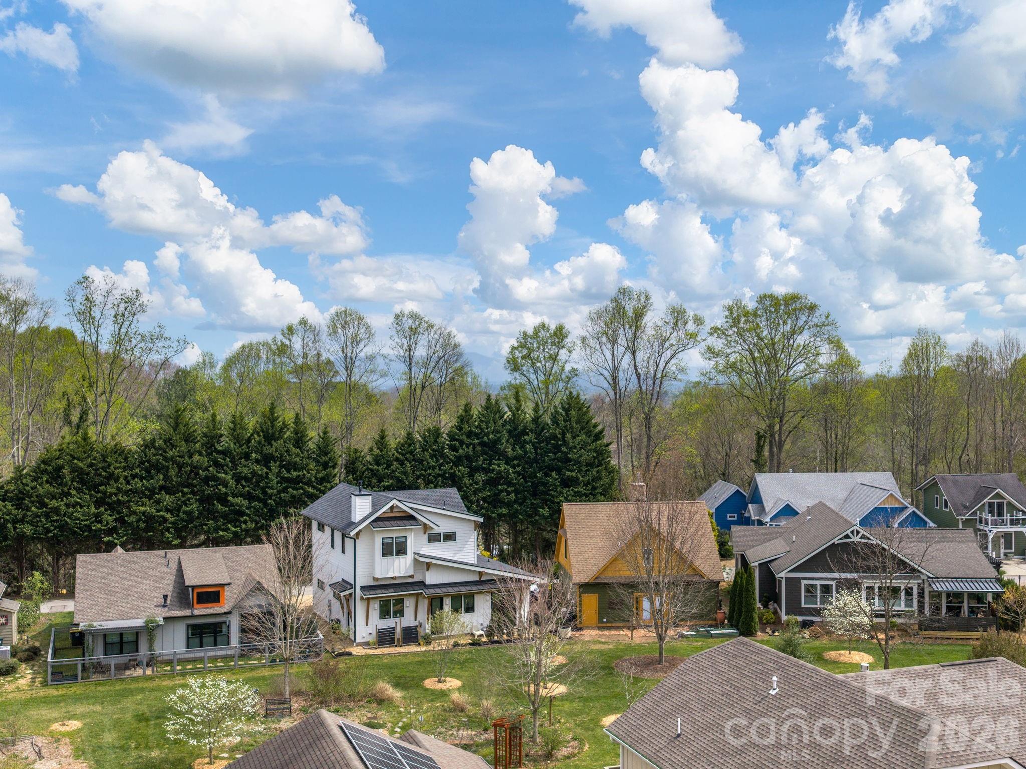 48 Verde Drive — Asheville