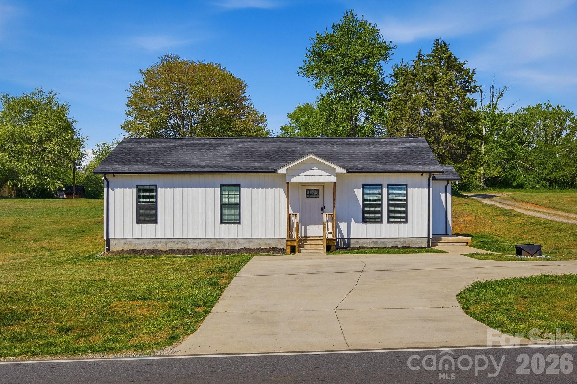 177 Duke Street — Granite Falls