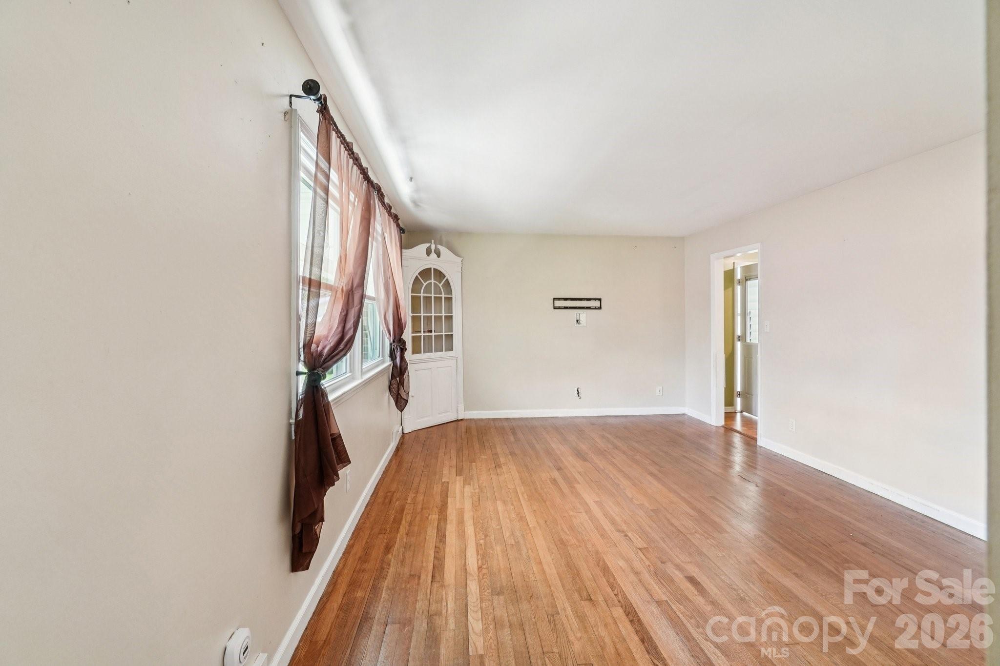 710 Heatherwood Drive — Hendersonville