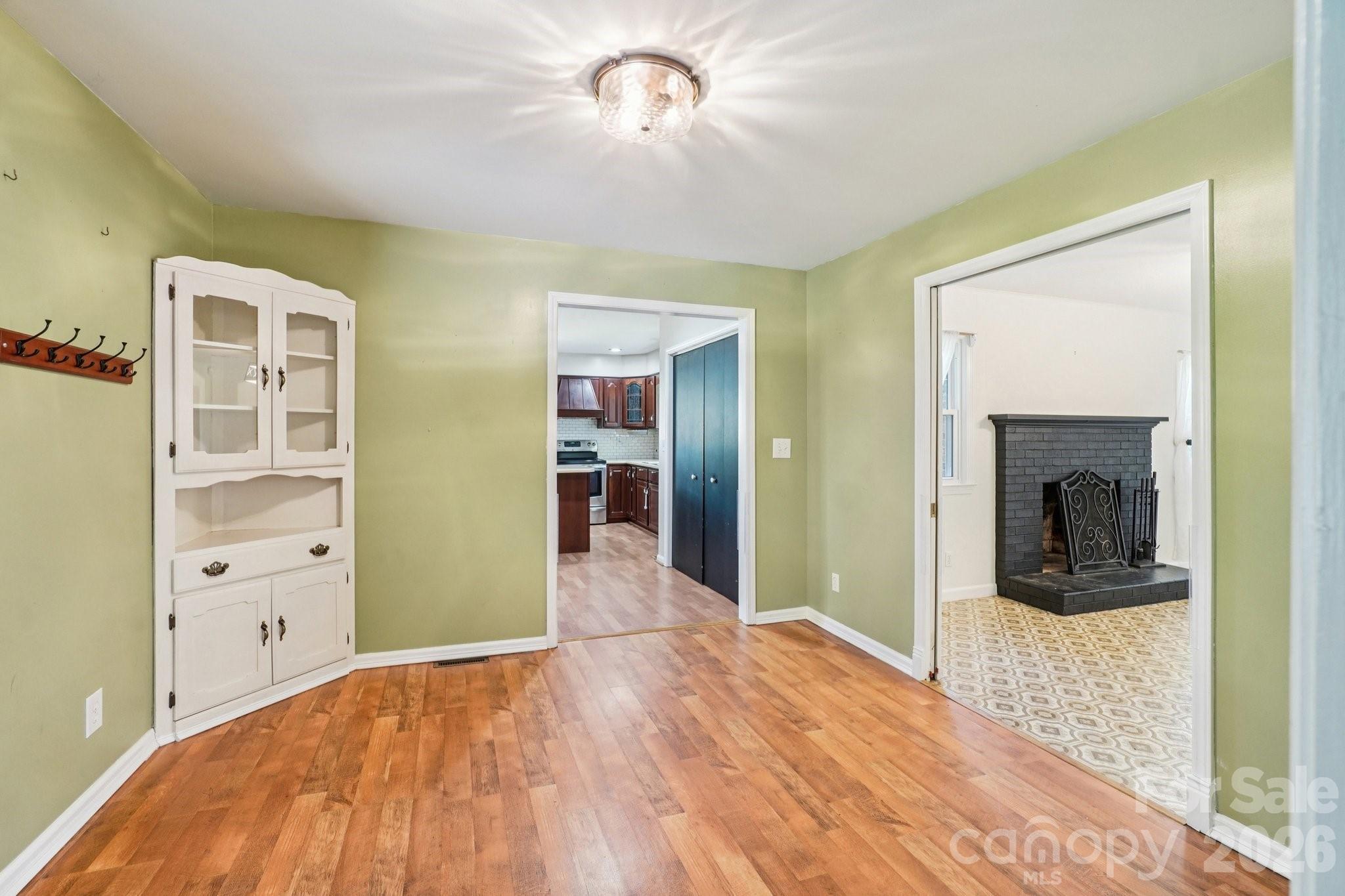 710 Heatherwood Drive — Hendersonville
