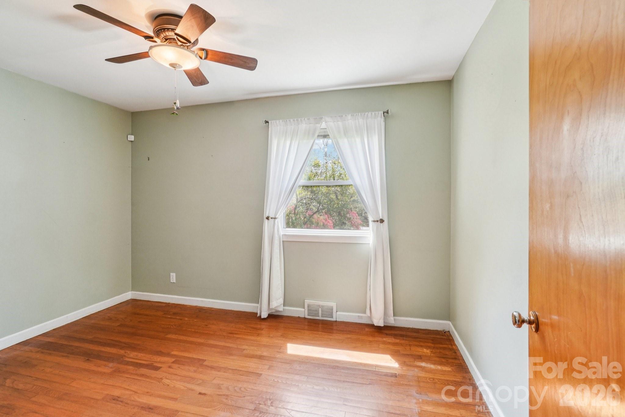 710 Heatherwood Drive — Hendersonville