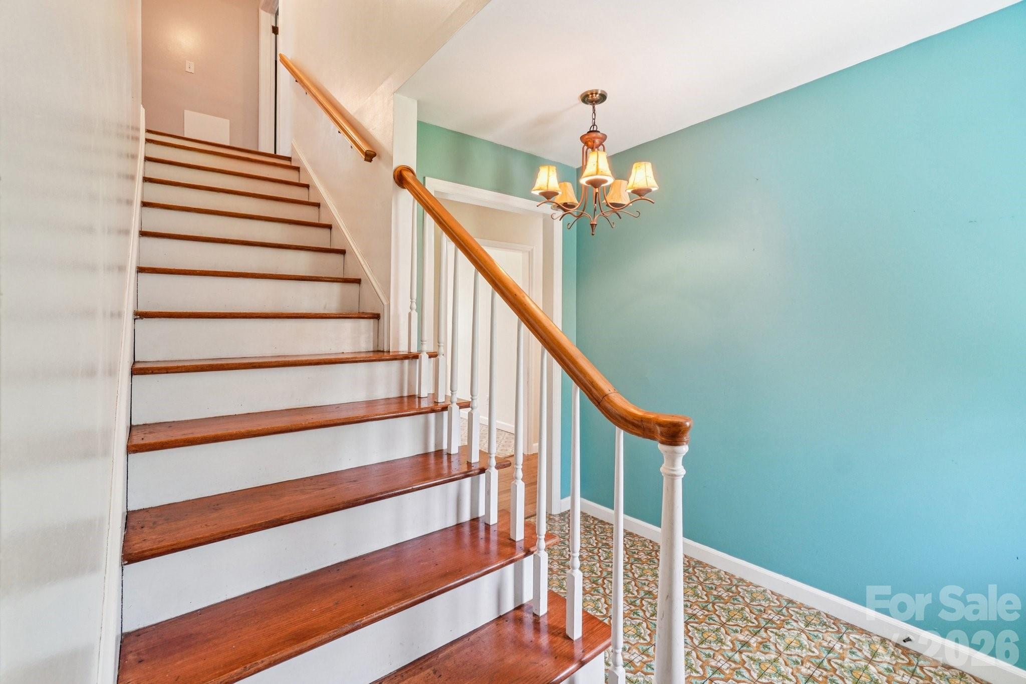 710 Heatherwood Drive — Hendersonville