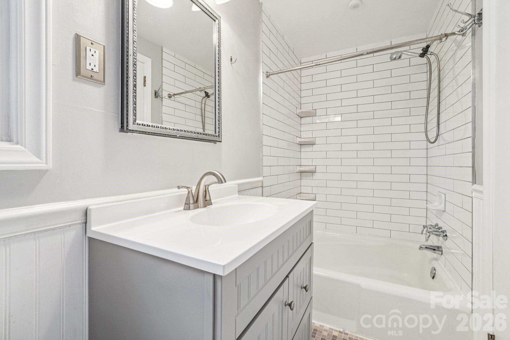 710 Heatherwood Drive — Hendersonville