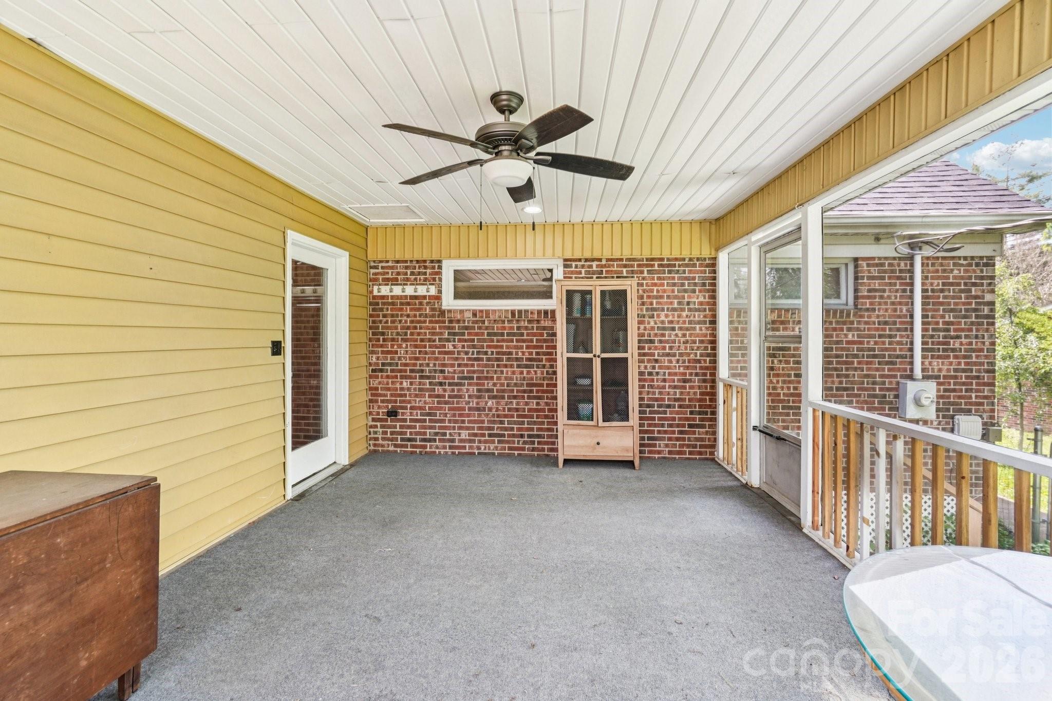 710 Heatherwood Drive — Hendersonville
