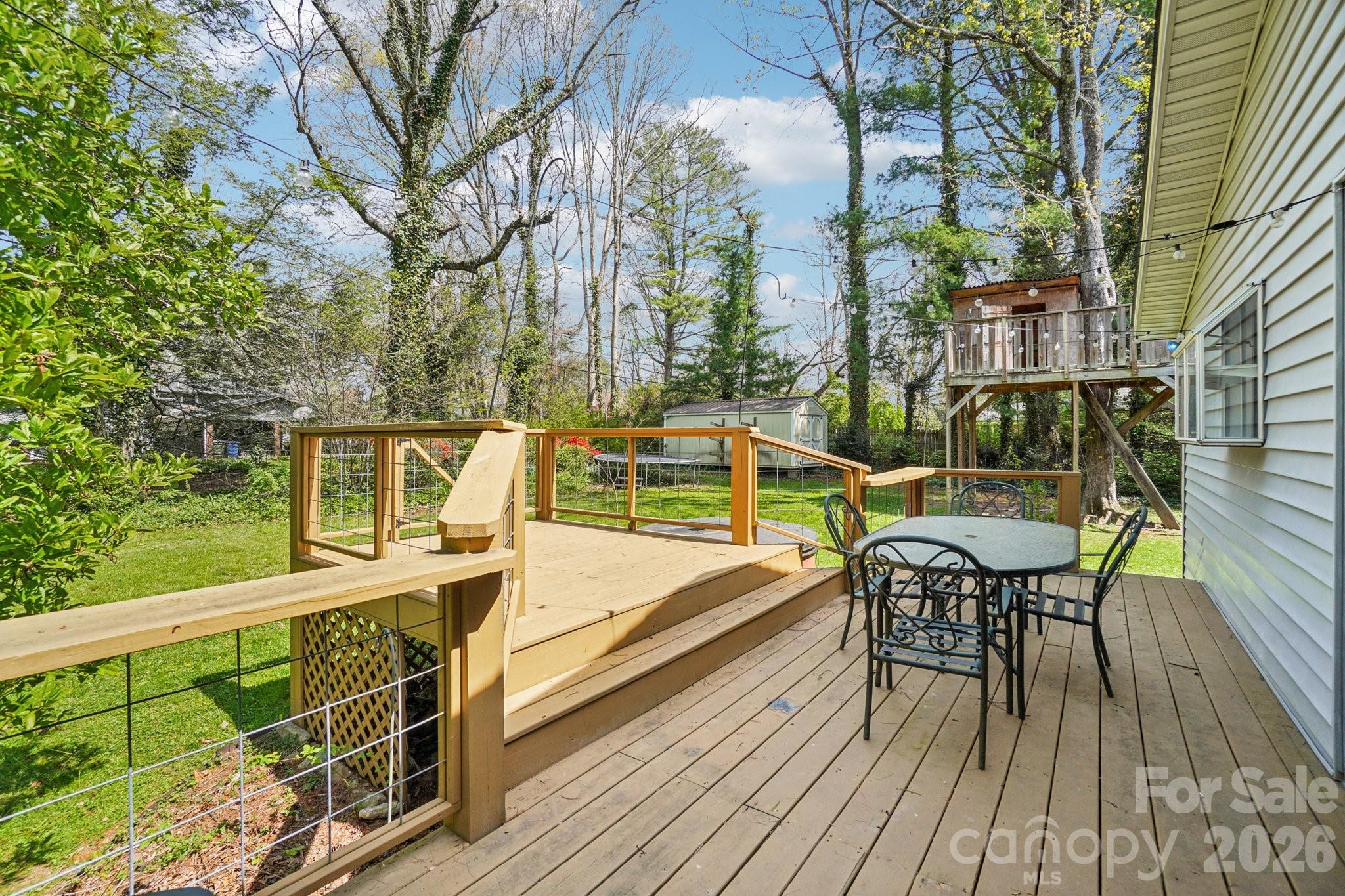 710 Heatherwood Drive — Hendersonville