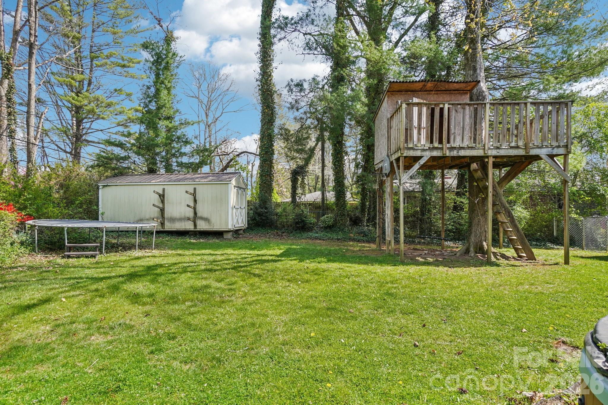 710 Heatherwood Drive — Hendersonville