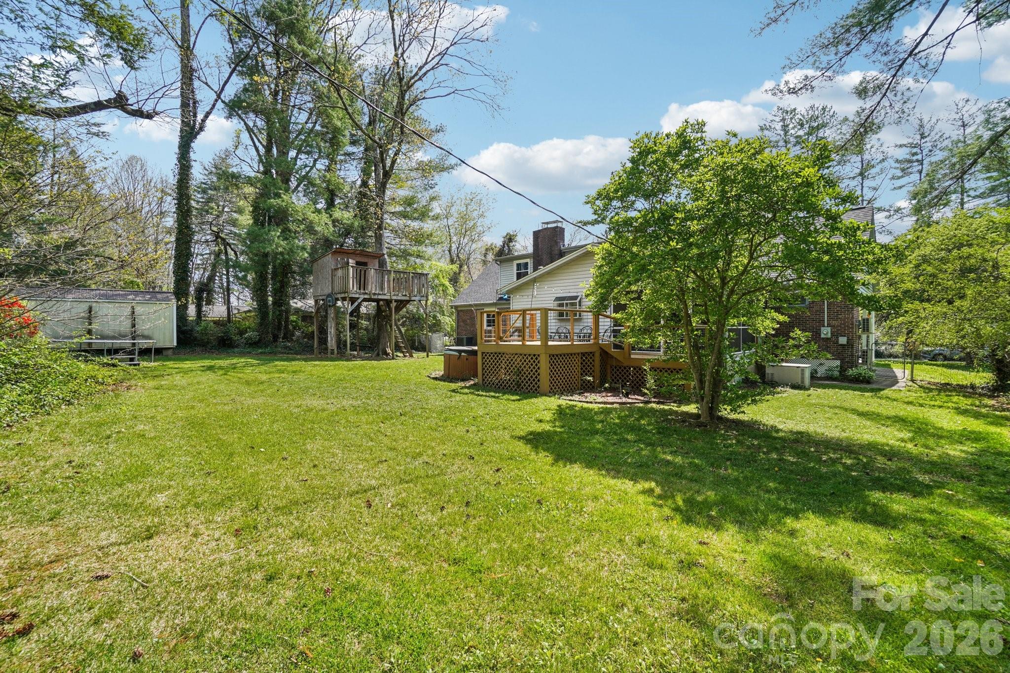 710 Heatherwood Drive — Hendersonville