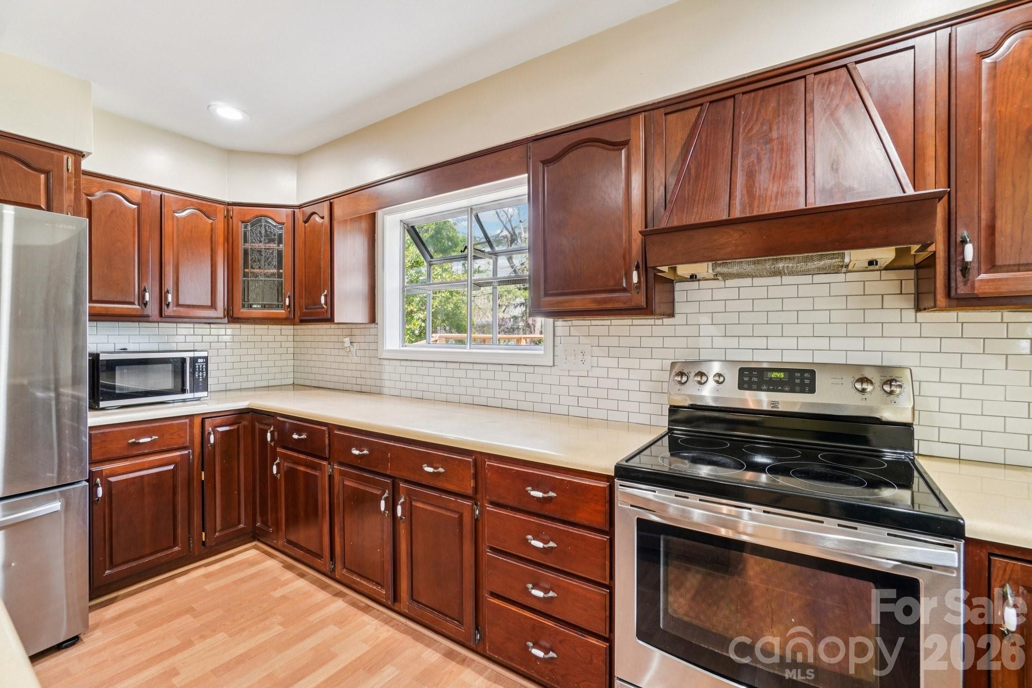 710 Heatherwood Drive — Hendersonville