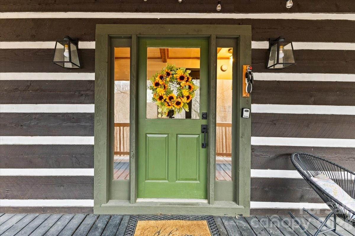 1444 Rich Mountain Road — Zionville