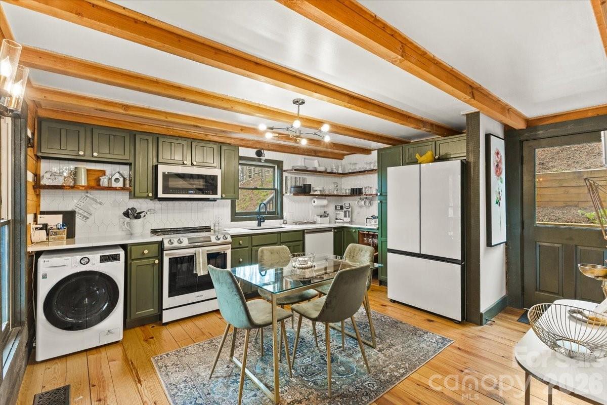 1444 Rich Mountain Road — Zionville