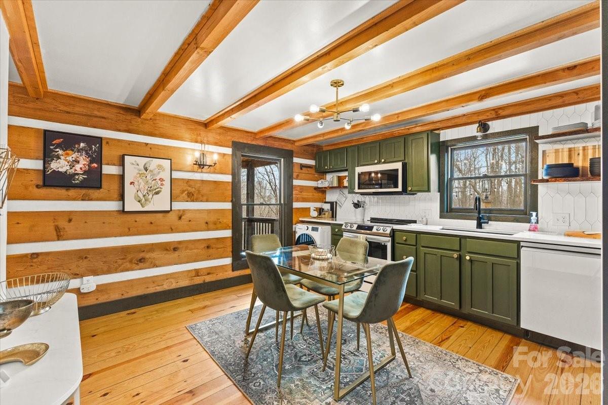 1444 Rich Mountain Road — Zionville