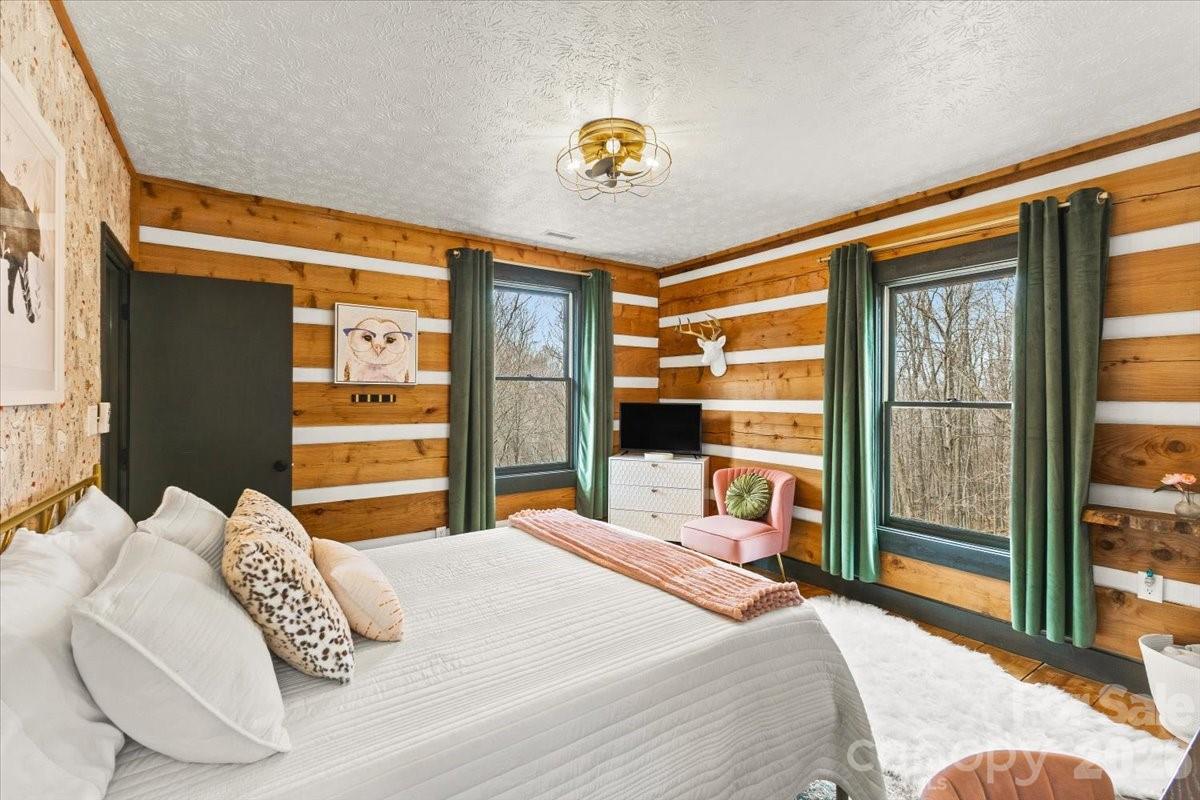 1444 Rich Mountain Road — Zionville