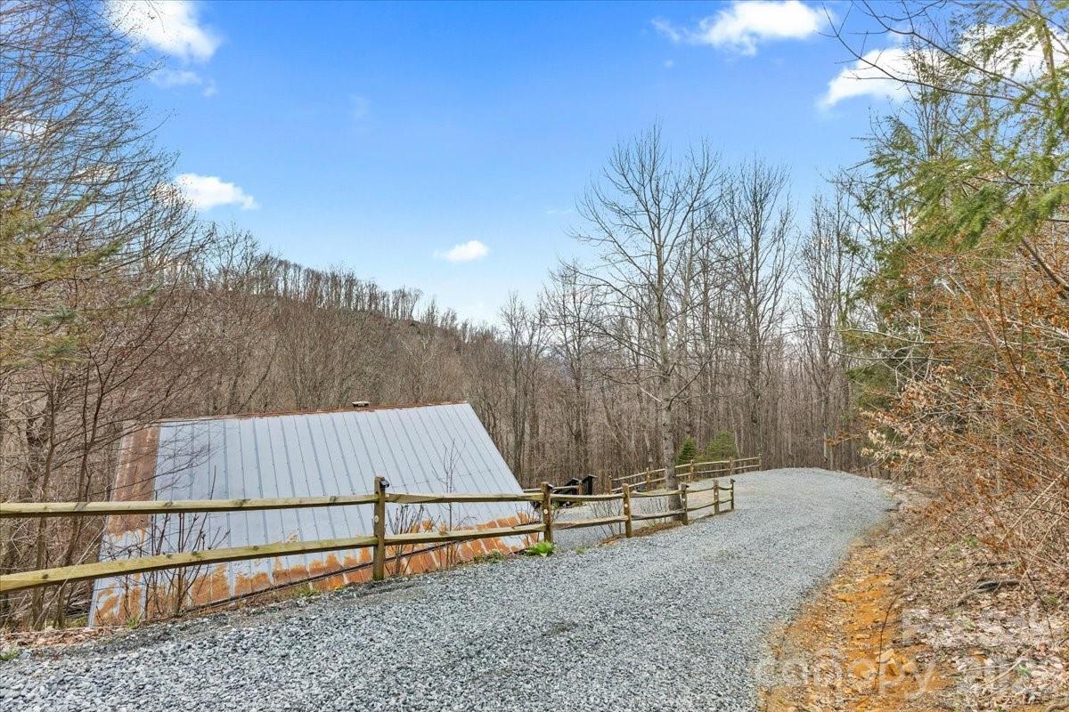 1444 Rich Mountain Road — Zionville
