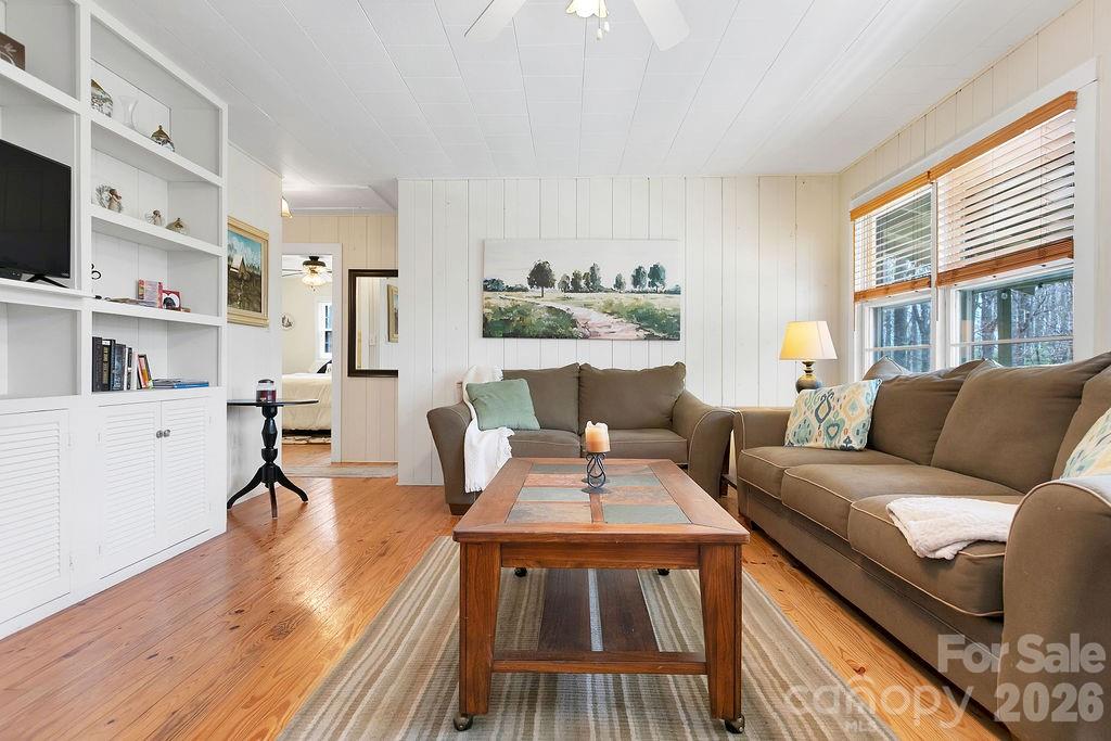 218 Hickory Lane — Lake Toxaway