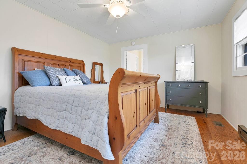 218 Hickory Lane — Lake Toxaway