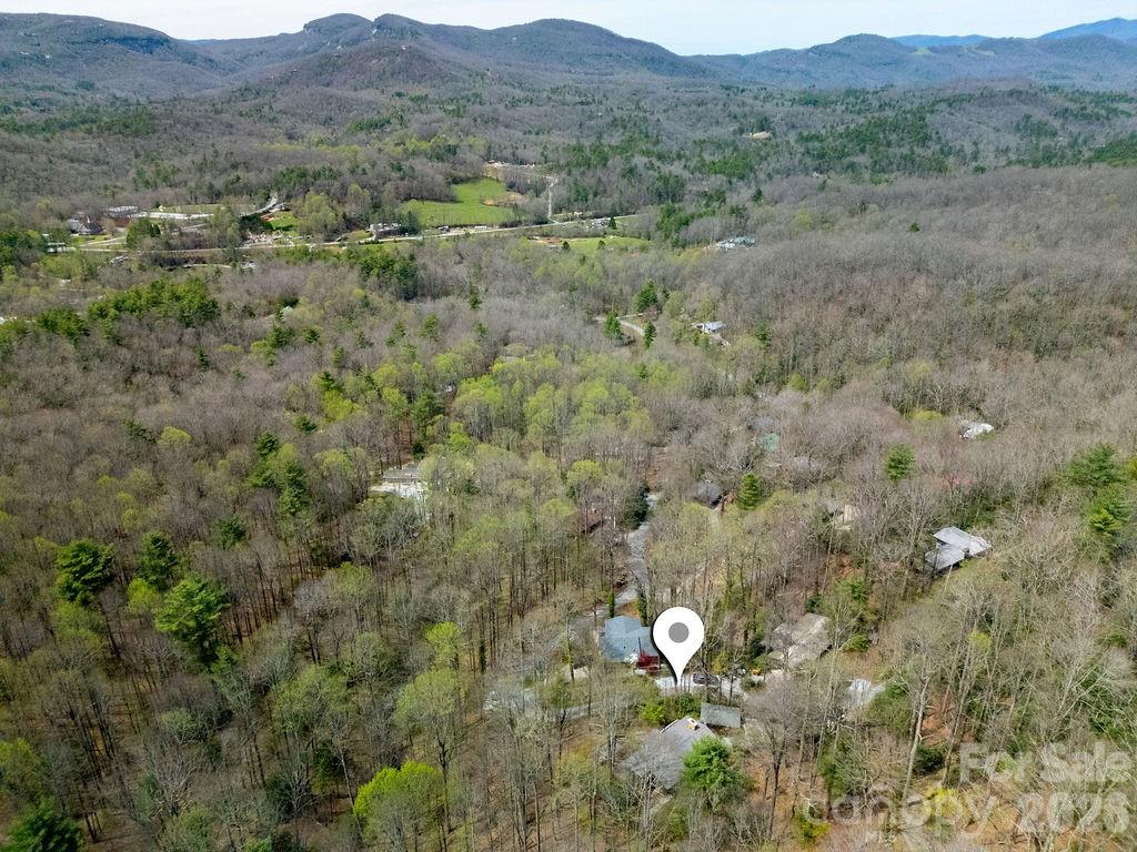 218 Hickory Lane — Lake Toxaway
